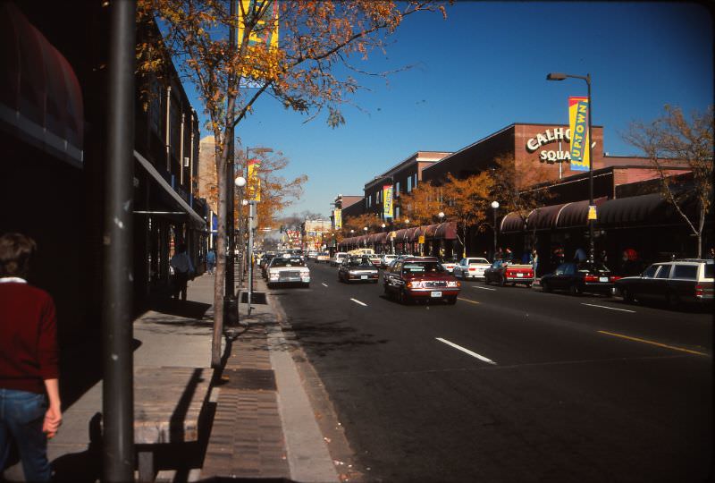 #29 Hennepin Avenue, Uptown Minneapolis, October 1989