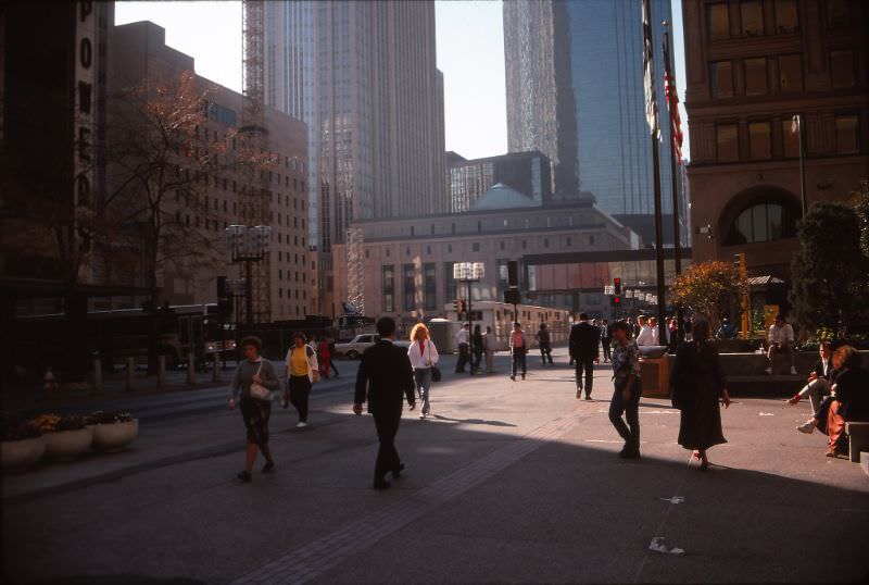 #53 Looking south on Nicollet Mall from NSP Plaza at 5th Street, Minneapolis, October 1989