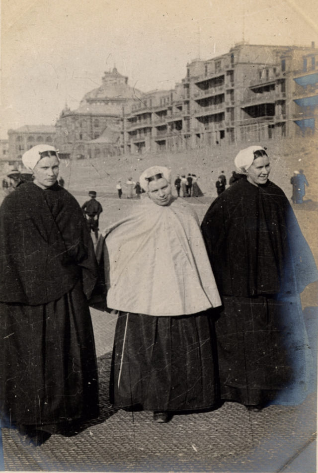 #4 One of this trio is giving him a suspicious look.