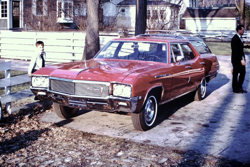 Station Wagons: Cool Vintage Photos from the Heydays of the Best Family Car Inventions