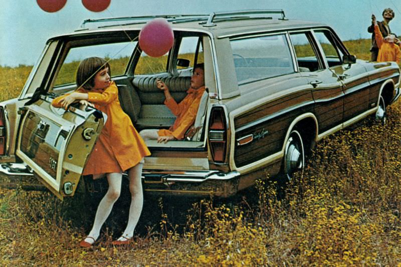 Station Wagons: Cool Vintage Photos from the Heydays of the Best Family Car Inventions