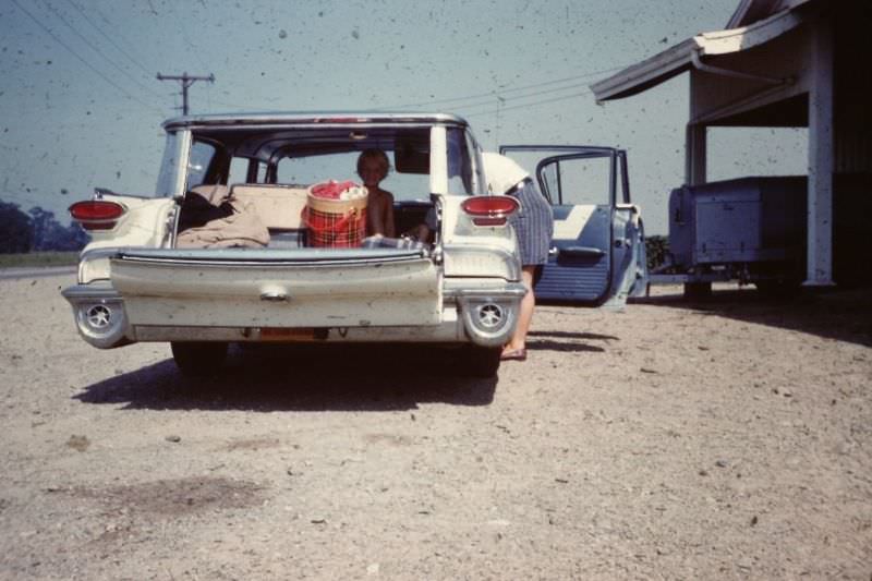 Station Wagons: Cool Vintage Photos from the Heydays of the Best Family Car Inventions
