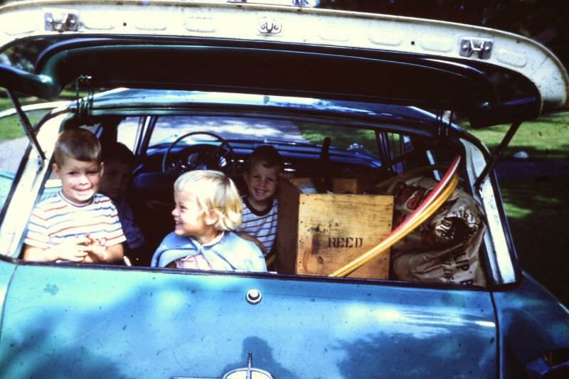 Station Wagons: Cool Vintage Photos from the Heydays of the Best Family Car Inventions