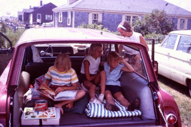 Station Wagons: Cool Vintage Photos from the Heydays of the Best Family Car Inventions