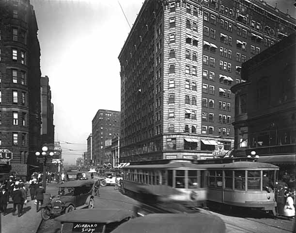 #52 Hennepin Avenue from Sixth Street looking north, Minneapolis, 1930s