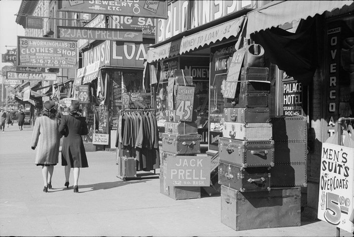 #37 Pawnshops and secondhand stores, Minneapolis, 1939