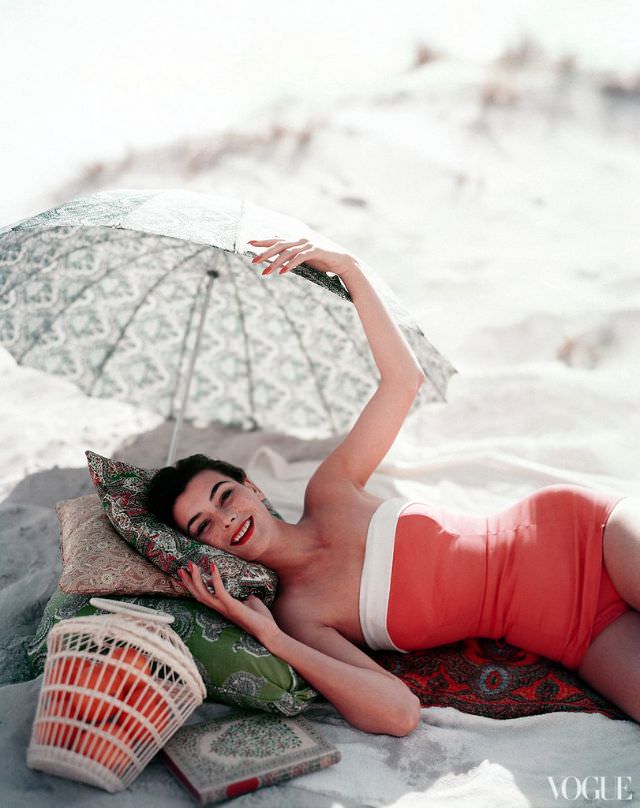 #24 Anne Gunning, Vogue, 1954