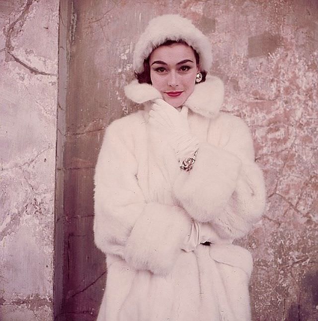 #27 Anne Gunning, 1954