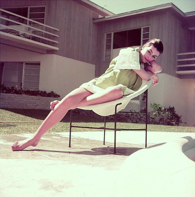 #28 Anne Gunning in Florida, 1954
