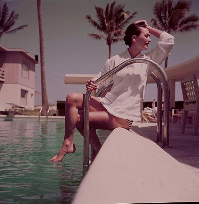 #32 Anne Gunning, Manalapan Beach, Florida, 1954