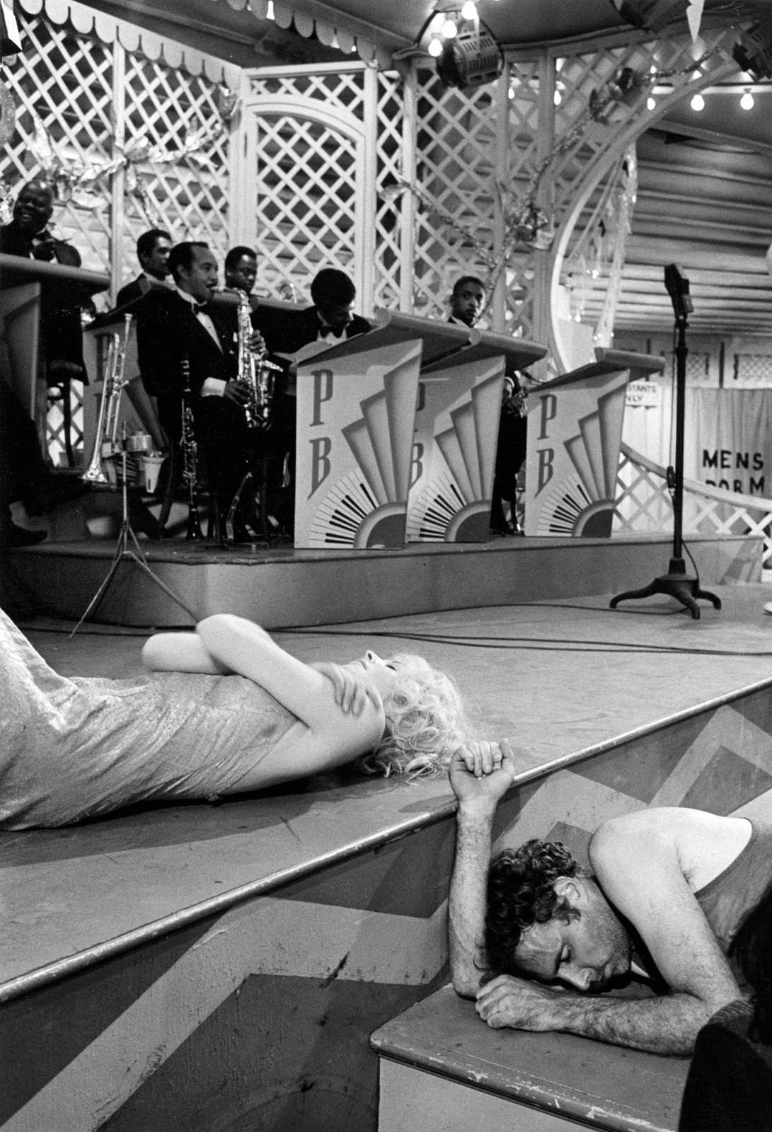 #18 Susannah York and Bruce Dern on the set of “They Shoot Horses, Don’t They?”, 1969