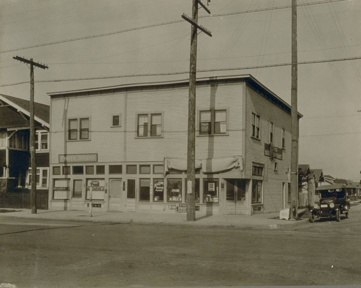 #79 Exterior, photography studio of Max W. Greene, 1922.