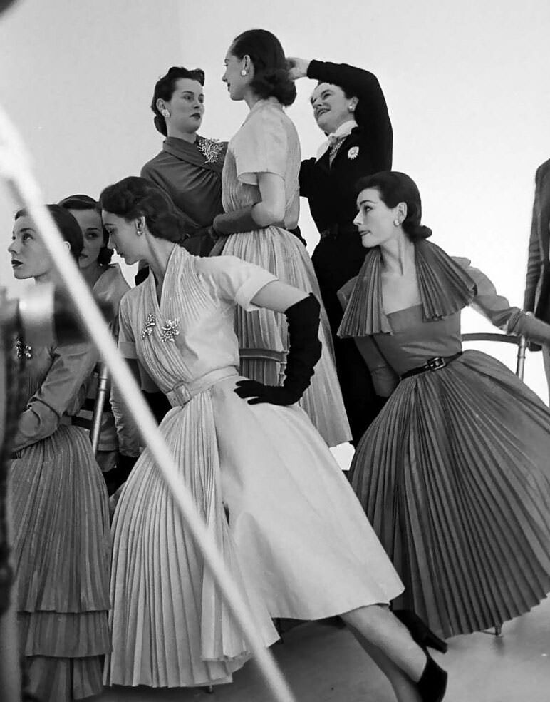 #7 Bettina Graziani iwth Gigi and Ivy Nicholson all wearing Givenchy, 1952