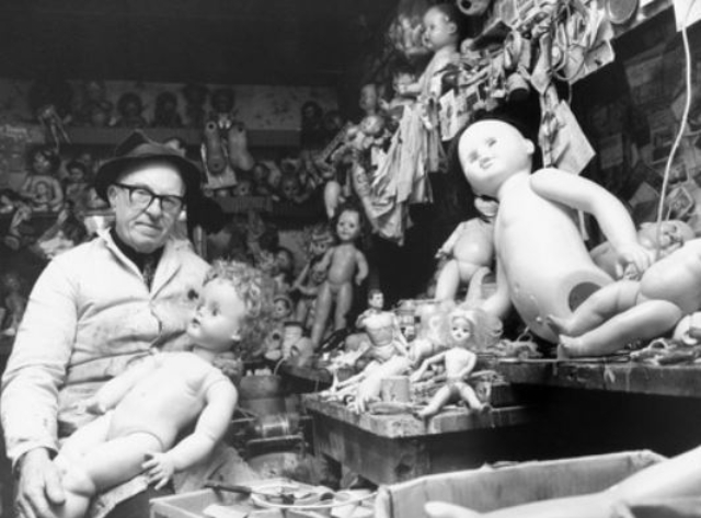 The Dolls Hospitals from the past where People Brought their broken Dolls Weird