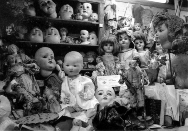 The Dolls Hospitals from the past where People Brought their broken Dolls Weird