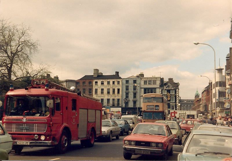 #34 O’Connell Bridge, 1982
