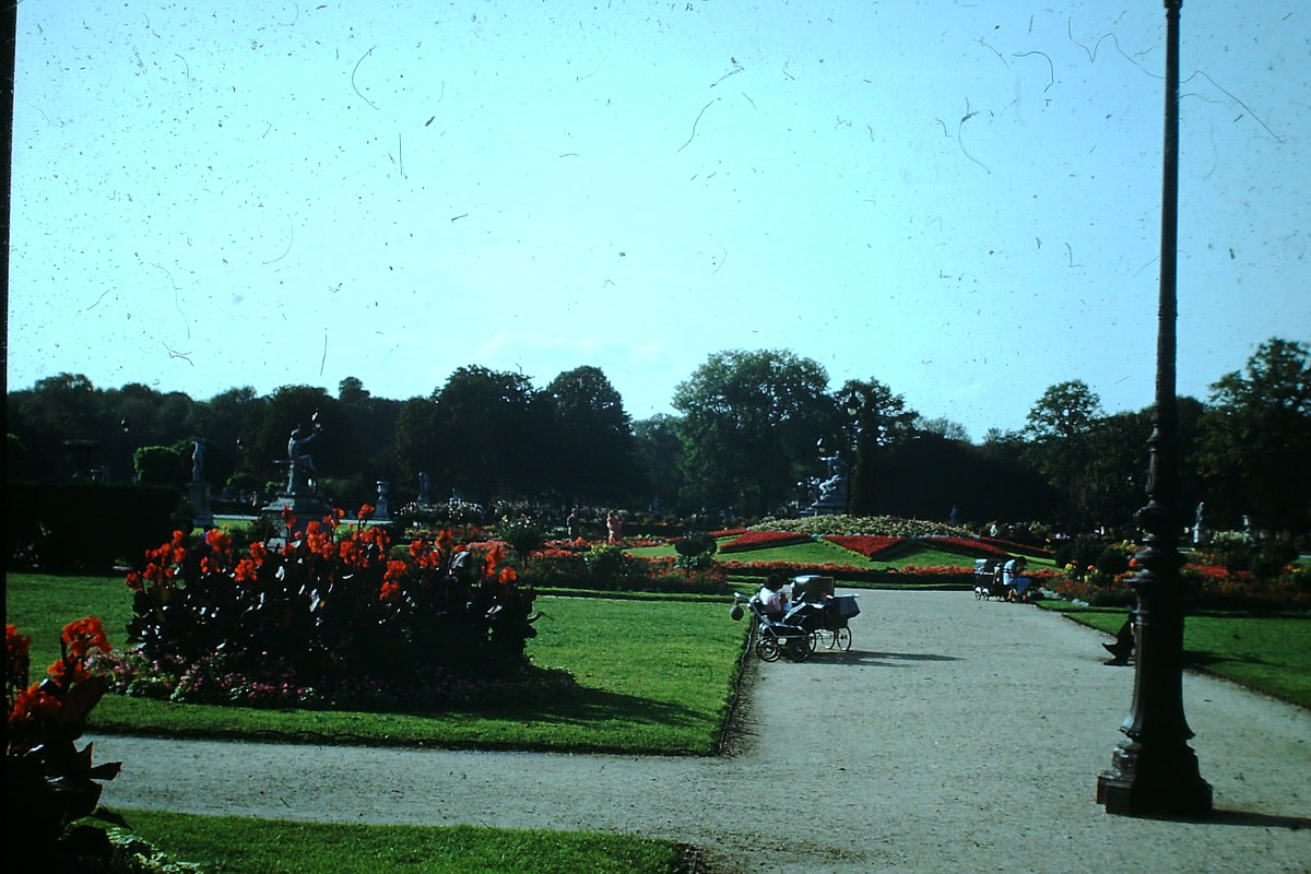 #58 Tuileries- Pairs, France, 1953
