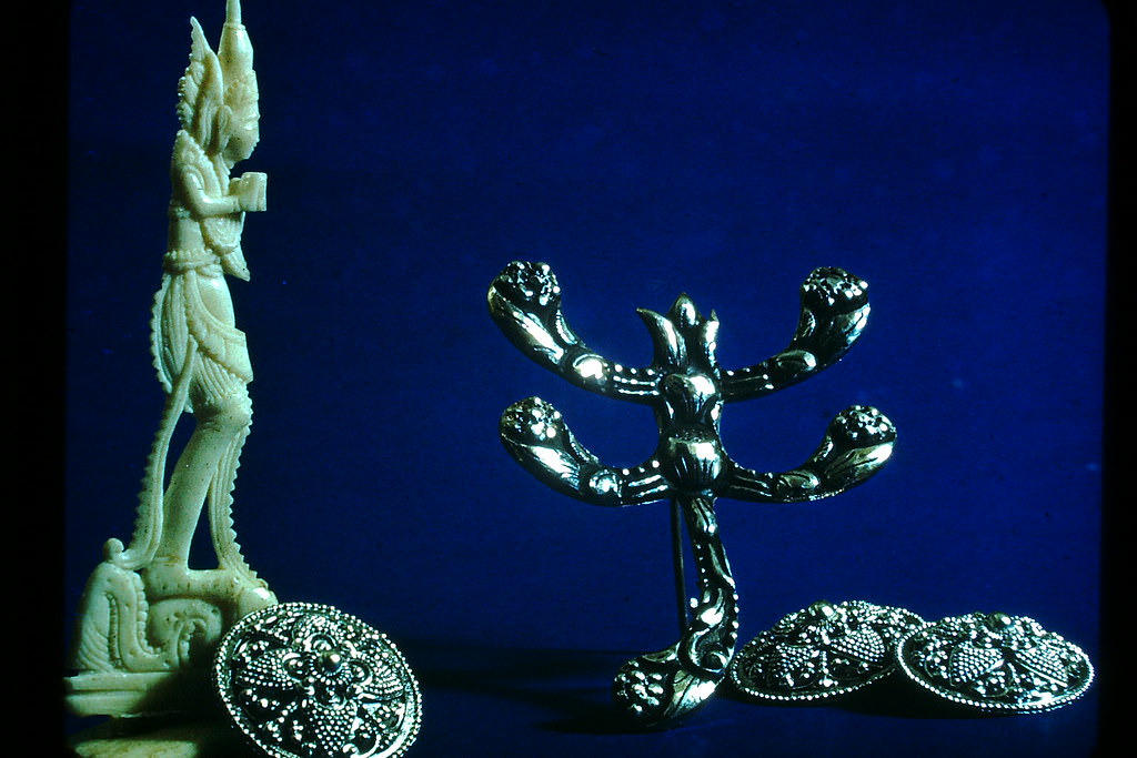 #20 Bali Wares, Indonesia, 1952