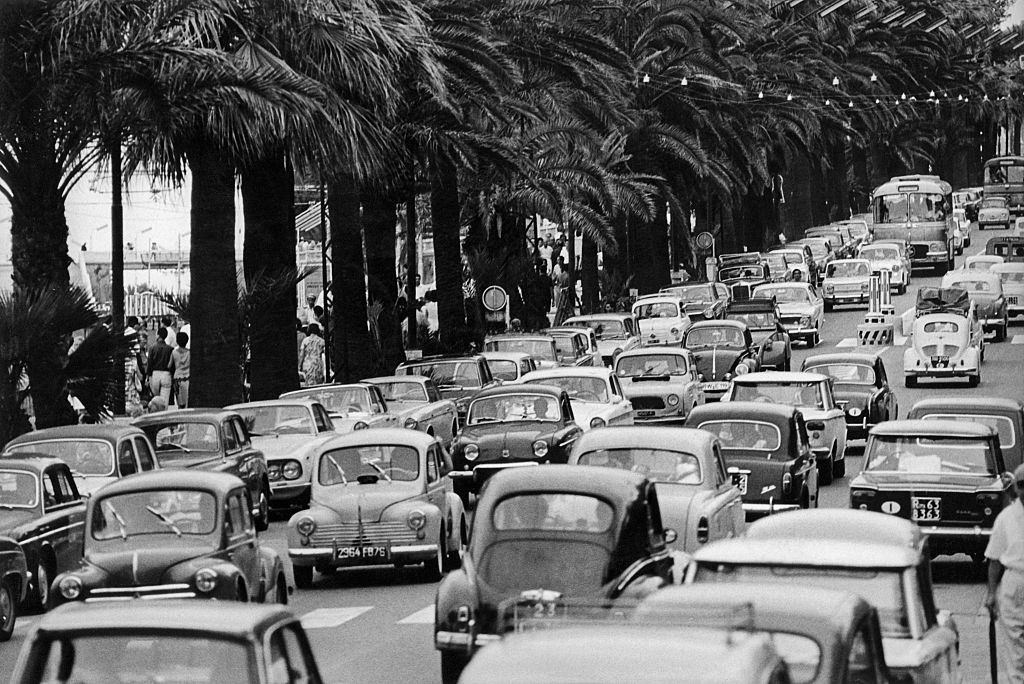 #33 A busy boulevard in Italy, 1960s.