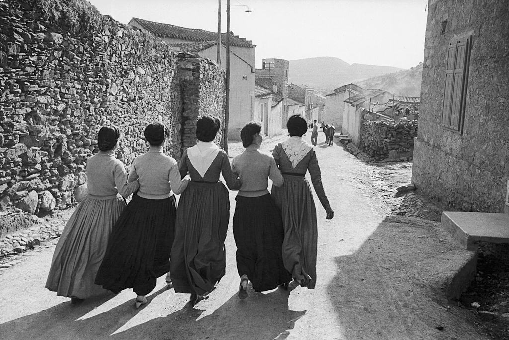 #47 Five Women Walking and Holding Hands, 1960s.