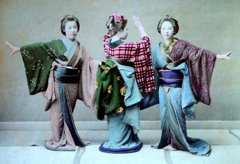 #25 The high class Kitsuke of some typical immortal geisha