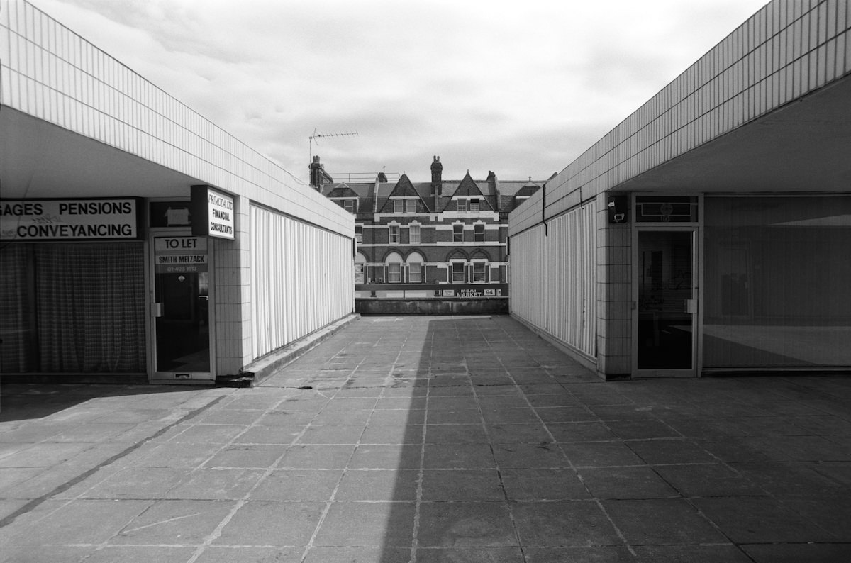 #21 Kilburn Square, Kilburn High Rd, Brondesbury Rd, Kilburn, Brent, 1988