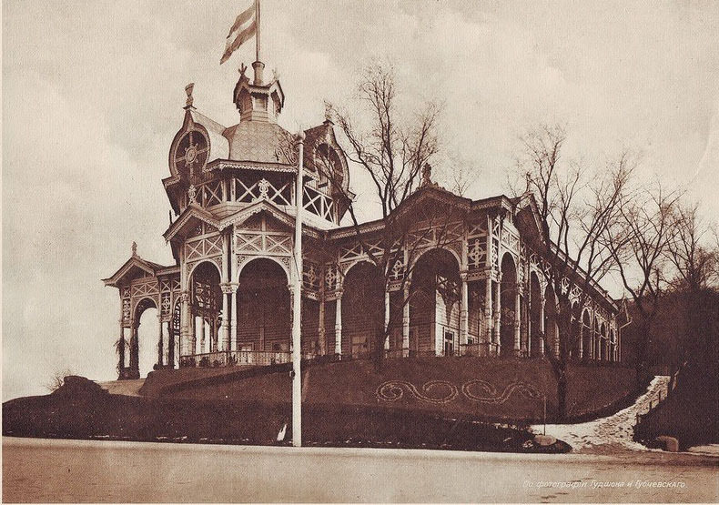 #17 Russian merchant assembly. Summer room