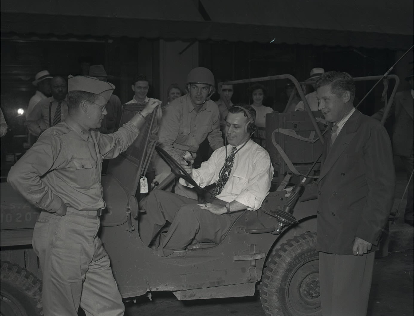 #9 A scene from the Bond Sales Drive by the Army, Navy, and Civic Clubs, in downtown Nashville.