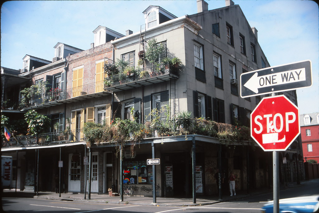 #34 french Quarter (Barracks at Decatur Street), New Orleans, 1990s