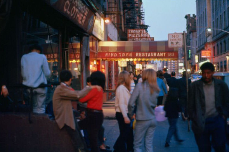 #17 New York street scene, June 1966