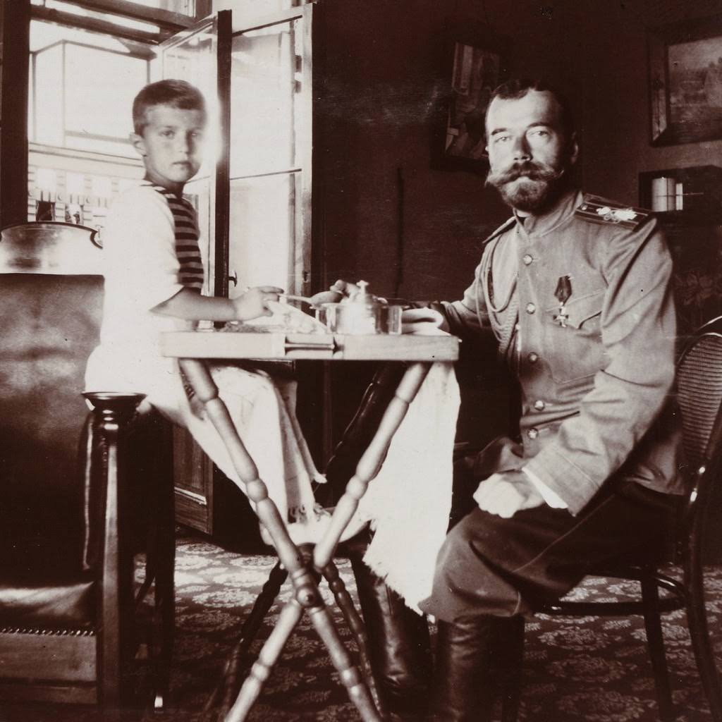 #1 Nicolas sharing breakfast with his son Alexei in 1909.