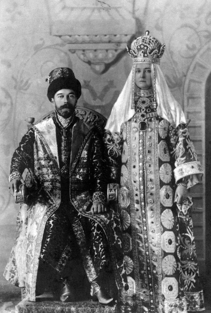 #40 Tsar Nicholas II and empress Alexandra in coronation robes, Russia 1894.