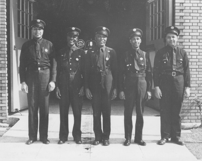 #7 Engine Company 22, Oakland Fire Department, 1940s