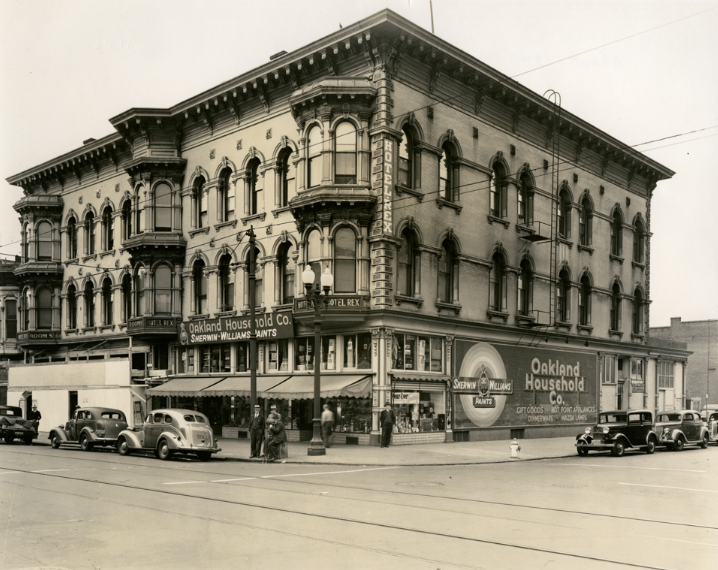 #32 Southwest corner of Washington and 9th Streets in downtown Oakland, 1940s