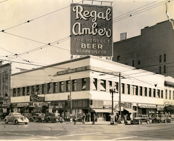 #51 Borland building, southeast corner of 12th Street and Broadway in downtown Oakland, 1940s