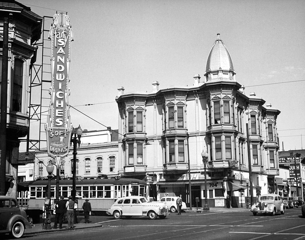 #6 7th Avenue and Broadway in Oakland, 1942.