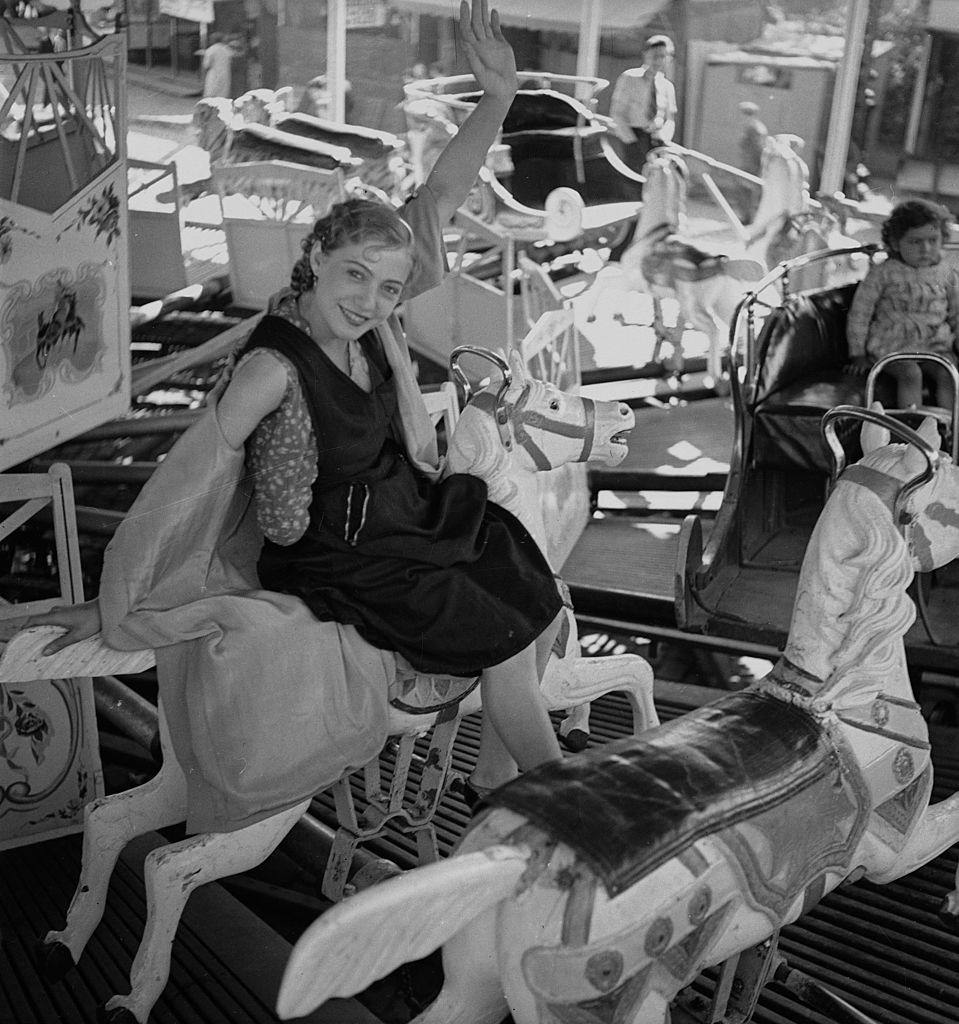 #18 Fairground attraction, 1935.