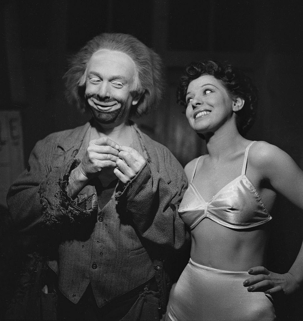 #9 Fairground people in their dressing room, 1935.