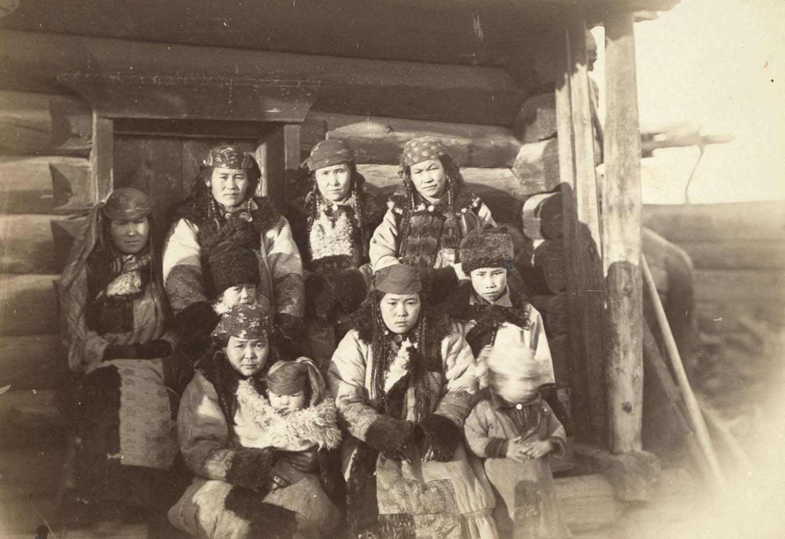 #17 Tatar women and children.