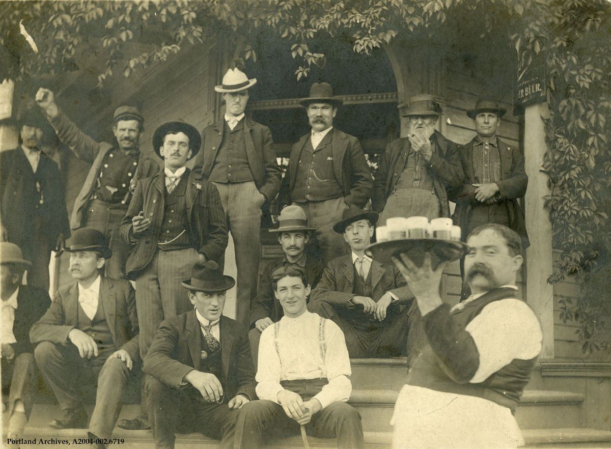 #19 Grohs Saloon, 1903