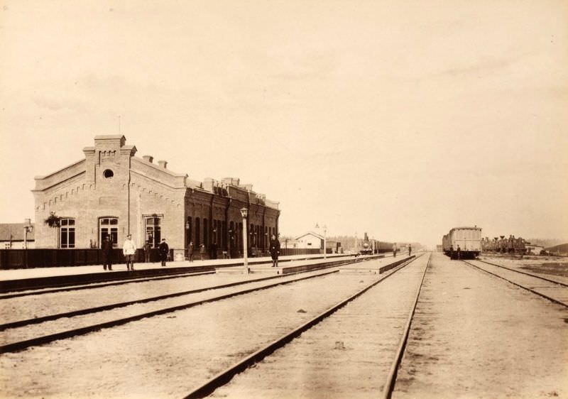 #46 Valga train station, rail side view, August 30, 1890