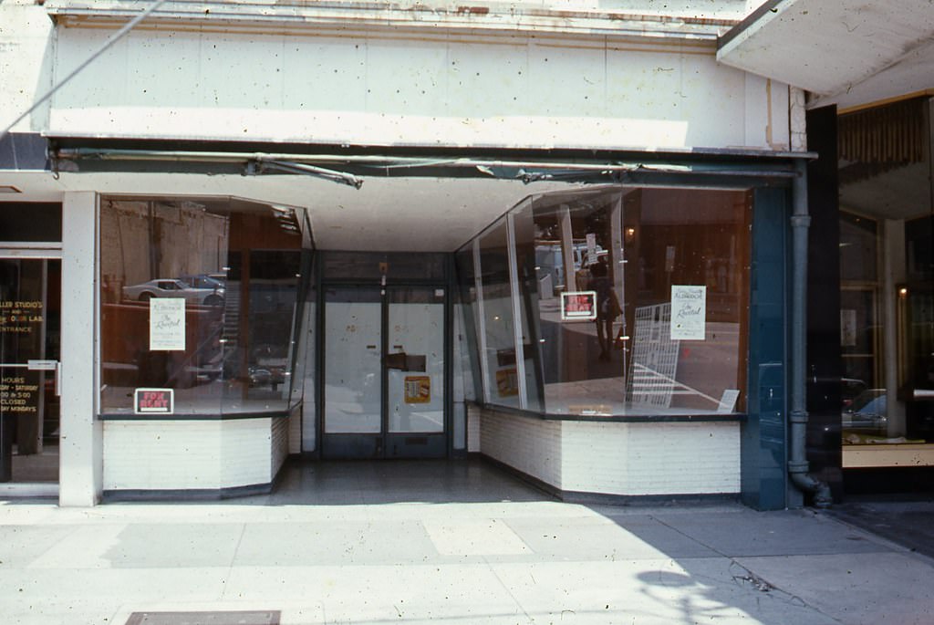 #83 119 Fayetteville Street storefront, Raleigh, 1970s