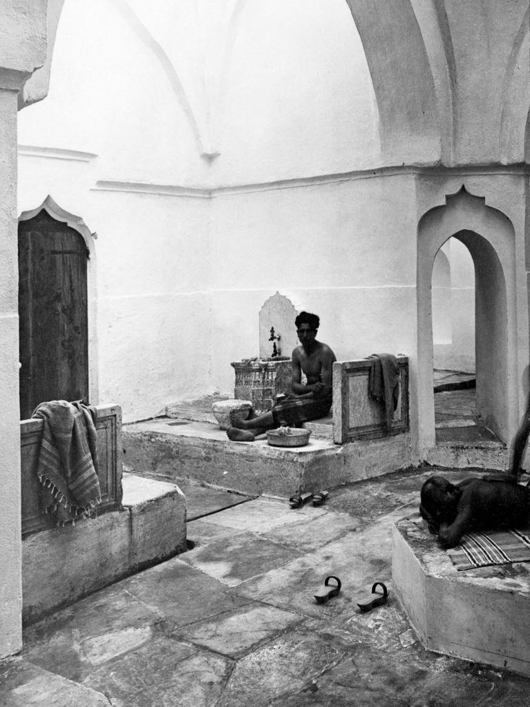 #12 Inside of a turkish bath in Rhodes, 1920s.