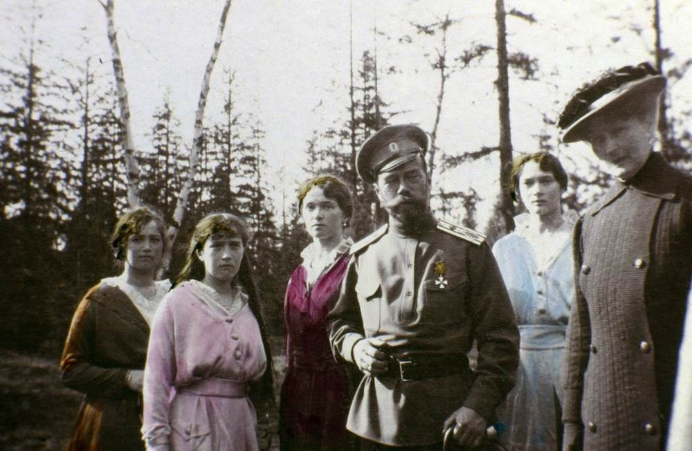 #2 Tsar Nicholas II with daughters (left to right) Maria, Anastasia, Olga and Tatiana Romanov.