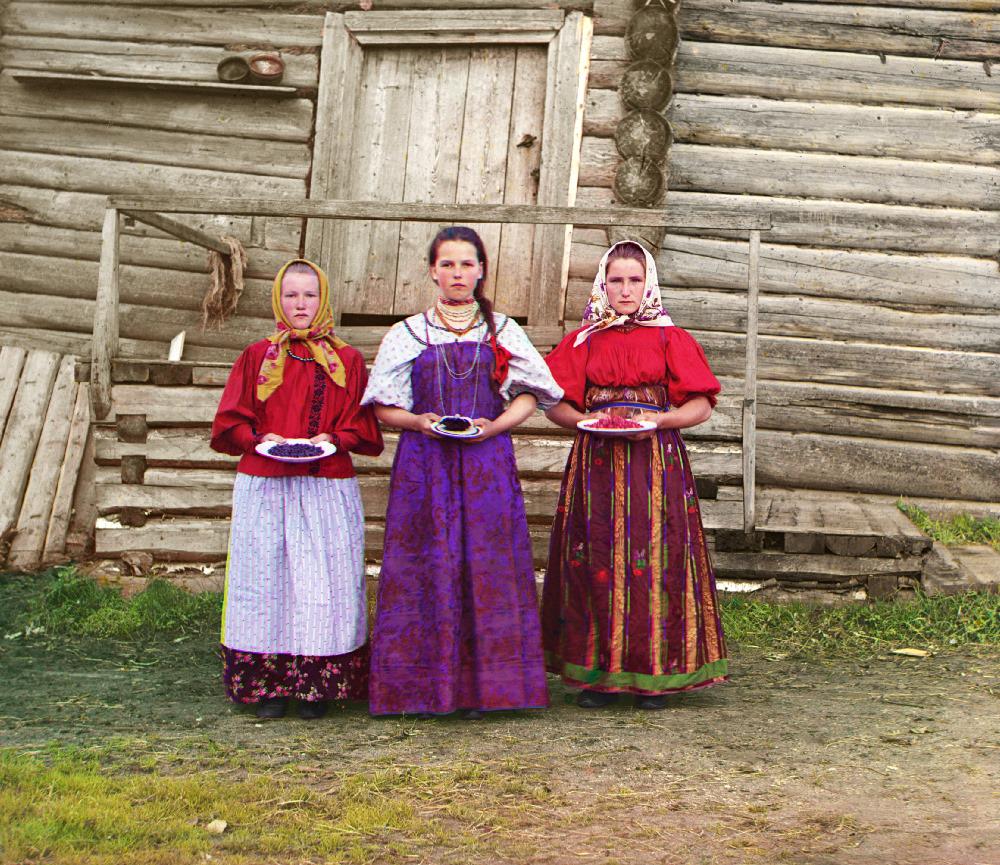 #60 Peasant girls. Topornya, 1909
