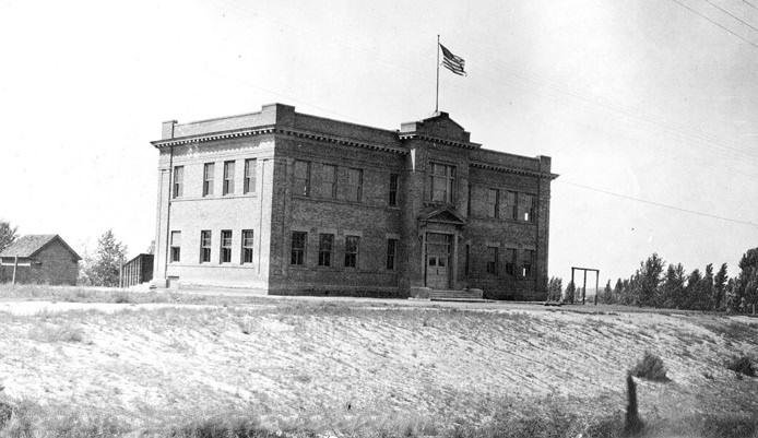 #8 Bonnyview School, 1916
