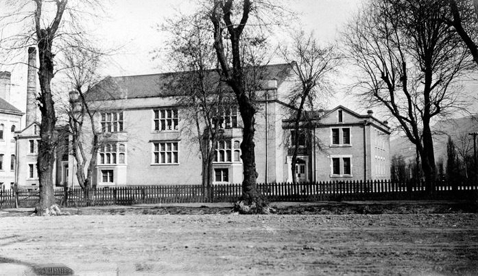 #95 West Side High School, Gymnasium, 1916