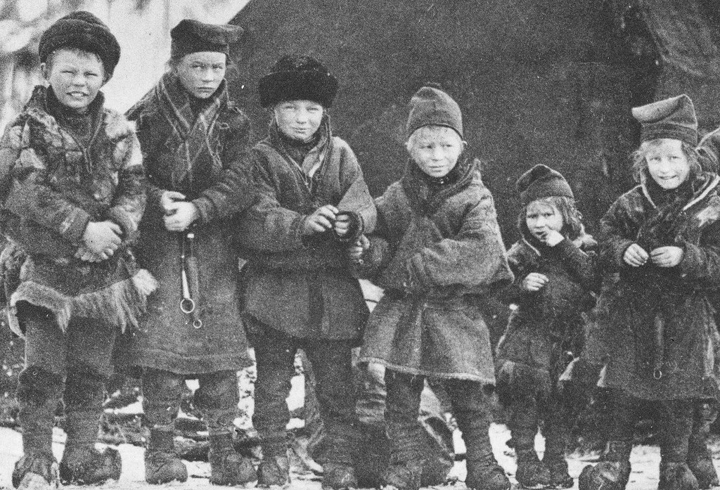 #25 Nomad Sami children in Sweden early 1900