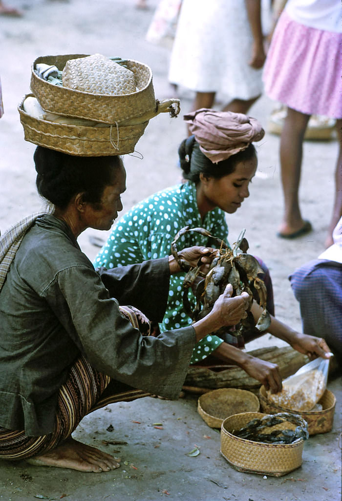 #95 Bacau market, Timor, 1970s