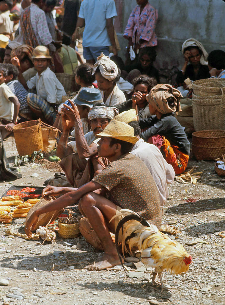 #18 Dili Sunday market, Timor, 1970s